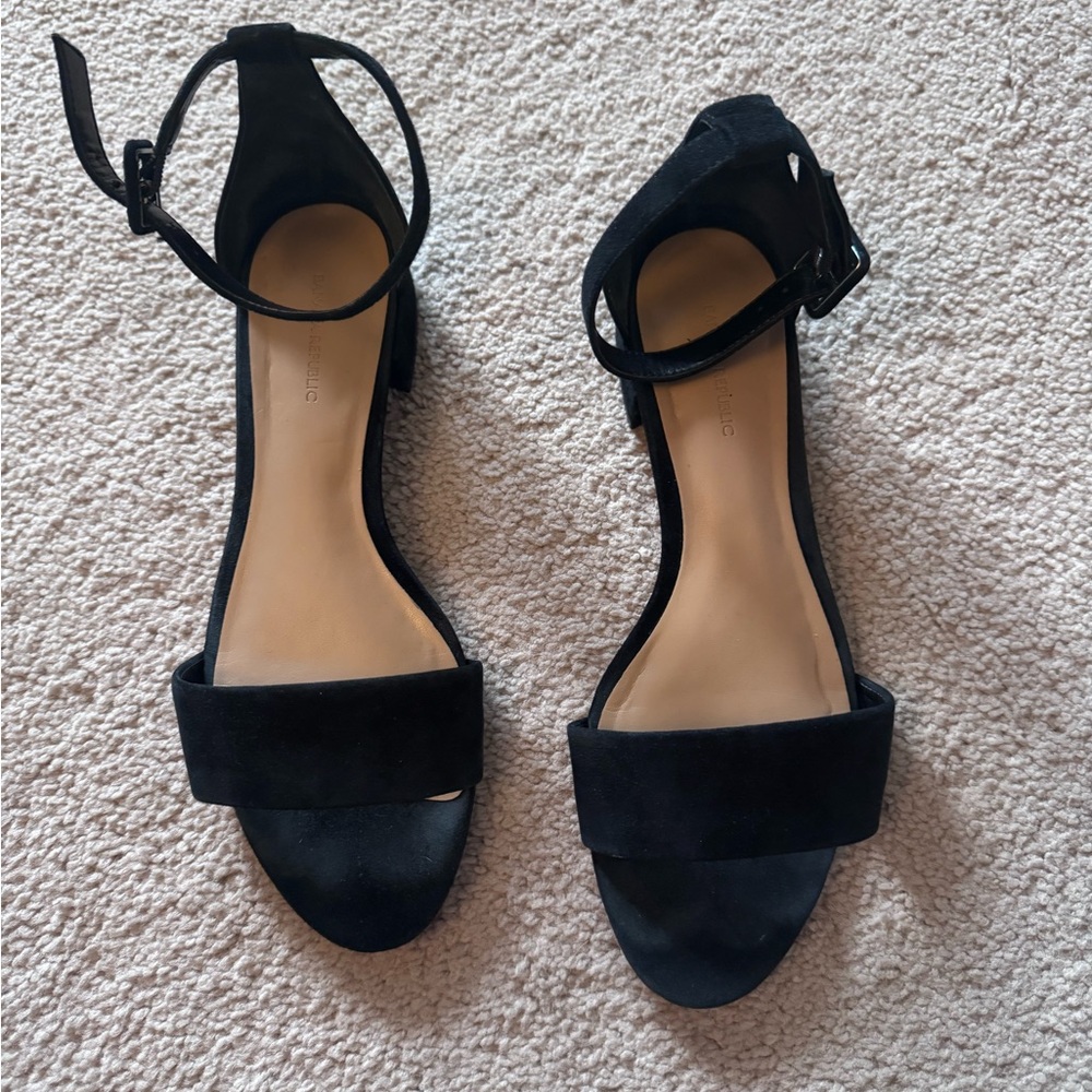 Banana Republic Black suede, block heel Ankle Strap Sandals Size 9.5